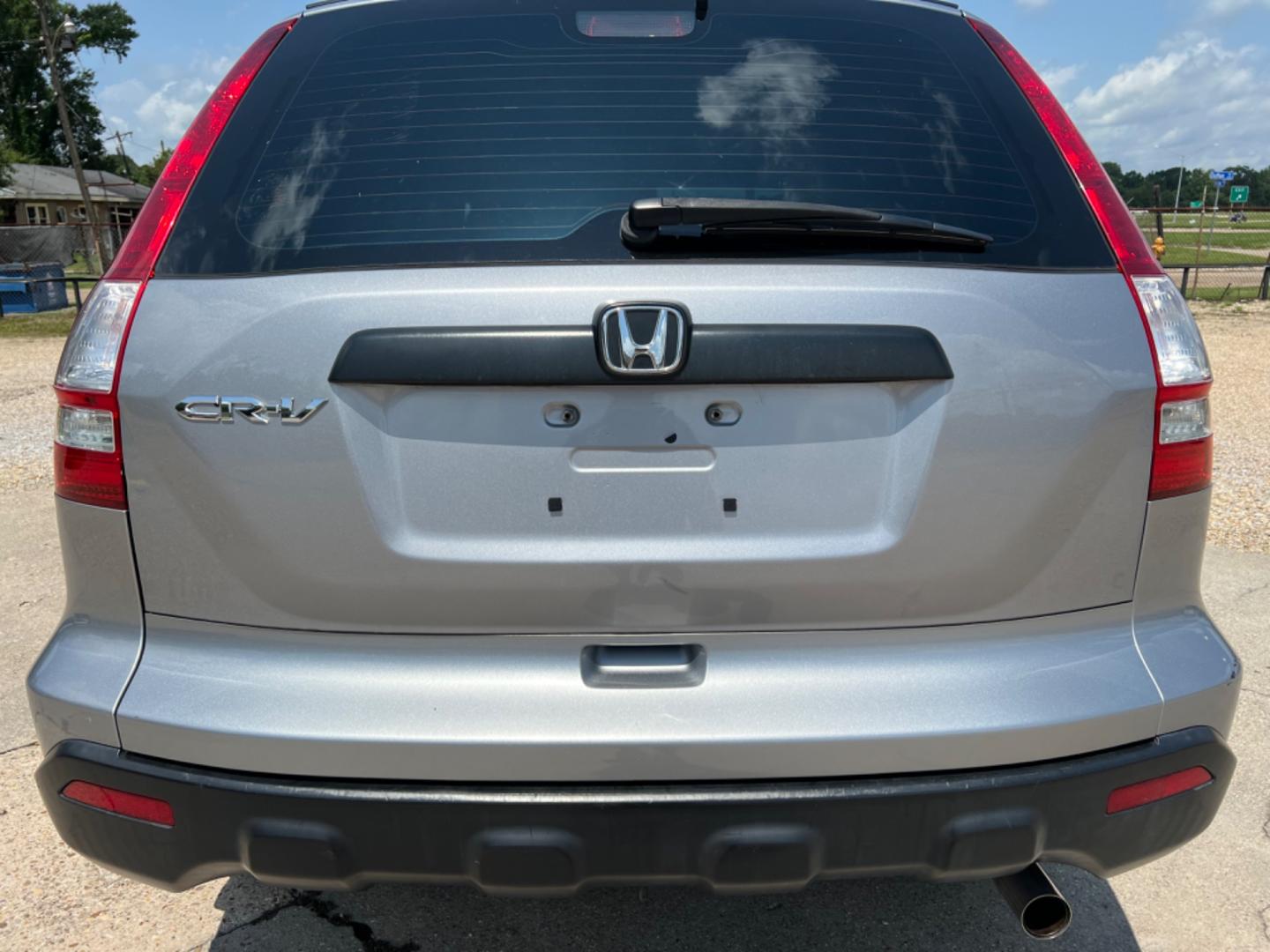 2008 Gray /Gray Honda CR-V LX (3CZRE383X8G) with an 2.4L 4 Cylinder engine, Automatic transmission, located at 4520 Airline Hwy, Baton Rouge, LA, 70805, (225) 357-1497, 30.509325, -91.145432 - 2008 Honda CR-V LX 2.4L 4Cylinder Gas Saver, Automatic, 158K Miles, Power Windows & Locks, Cold A/C, No Accidents But It Does Have A Dent On Drivers Door. FOR INFO PLEASE CONTACT JEFF AT 225 357-1497 CHECK OUT OUR A+ RATING WITH THE BETTER BUSINESS BUREAU WE HAVE BEEN A FAMILY OWNED AND OPERATED BUS - Photo#6